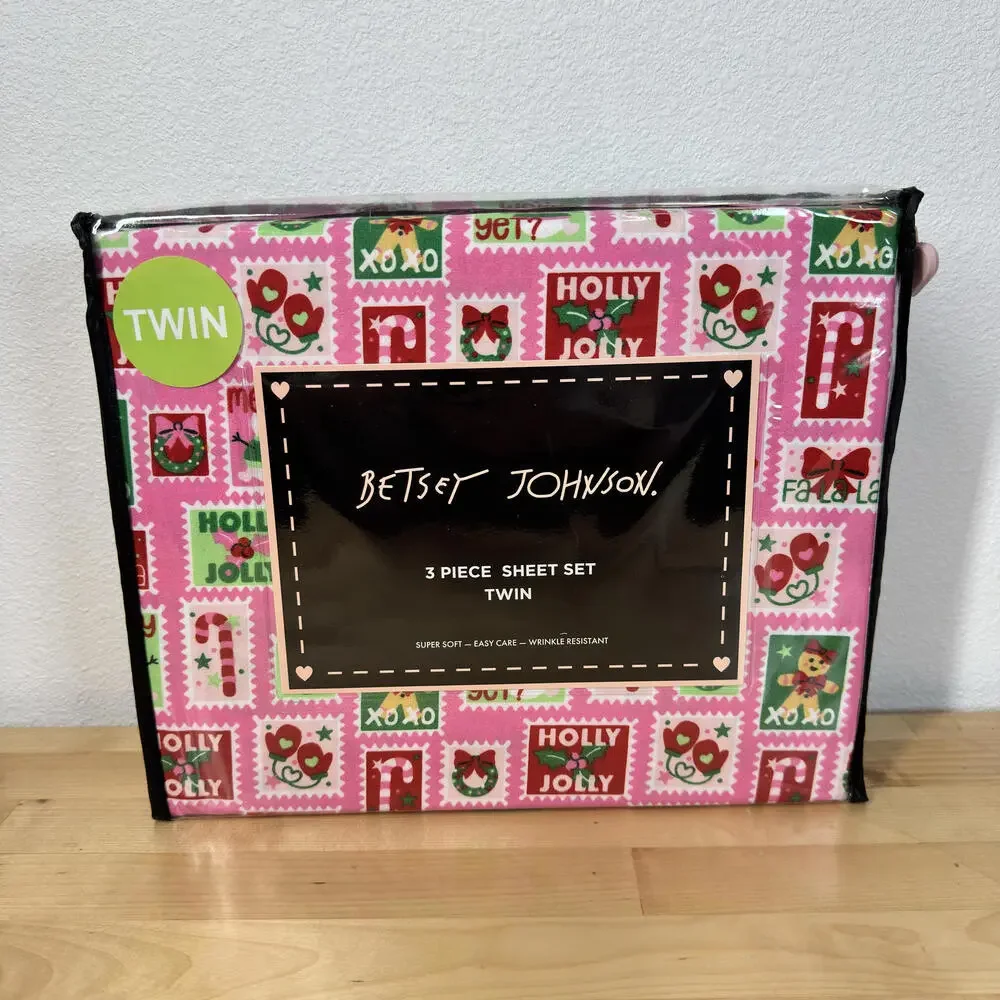 Betsey Johnson Christmas 3 Piece‎ Twin Sheet Set Pink Holiday Stamps
